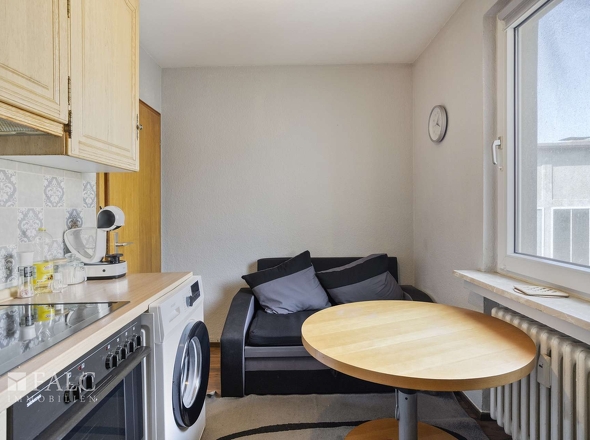 2 OG. rechts, Wohnzimmer+Küche 