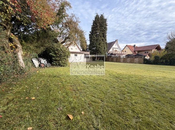 Herrlich großer Garten