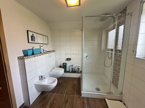 Badezimmer saniert DG
