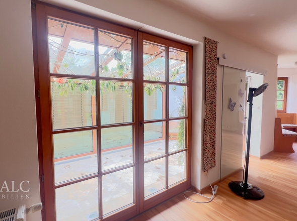 Fensterfront zum Wintergarten 