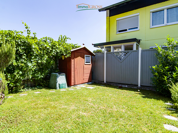 Garten mit Gartenhütte