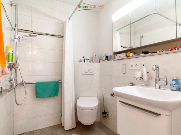 OG - Badezimmer mit Dusche