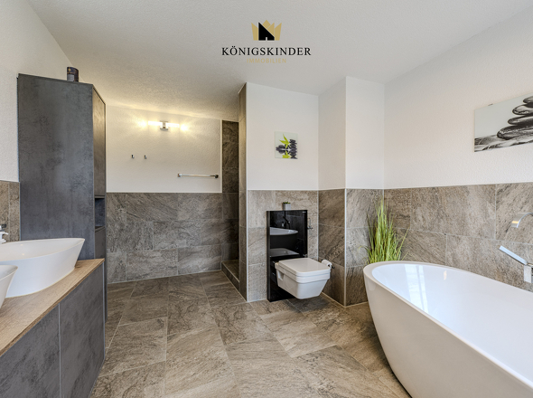 Ein Bad, das sowohl zum Entspannen als auch zum Genießen einlädt.