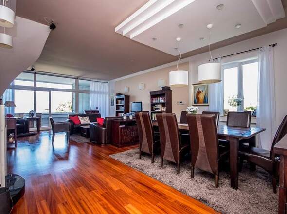 Innenbereich der Villa mit luxuriser Mblierung auf der Insel Krk, Kvarner Bucht.