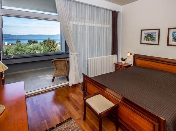 Auch die Kche ist modern und hochwertig ausgestattet.