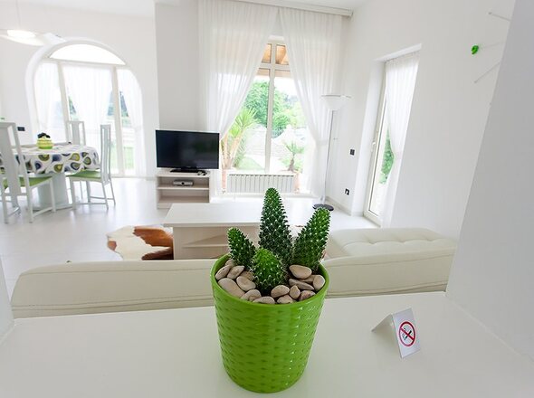 Moderne Zimmer - eins der insgesamt 11 Schlafzimmer der Villa bei Medulin, Istrien.