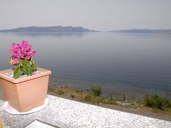 Der Blick von der Terrasse aufs Meer vom Haus zum Verkauf bei Senj, Kroatien. Immobilien am Meer - Panorama Scouting