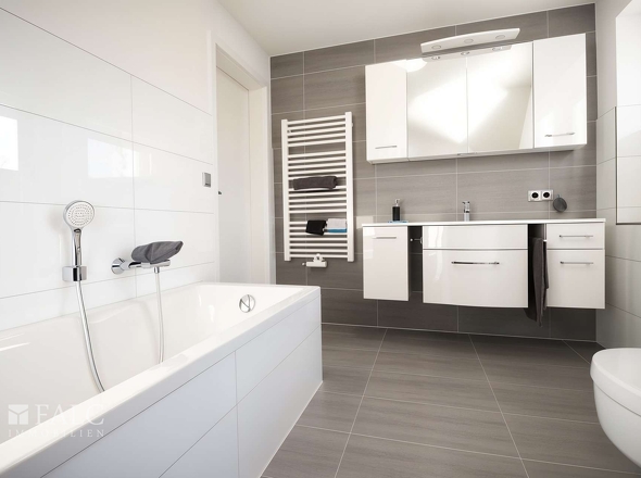   Badezimmer Dachgeschoss II