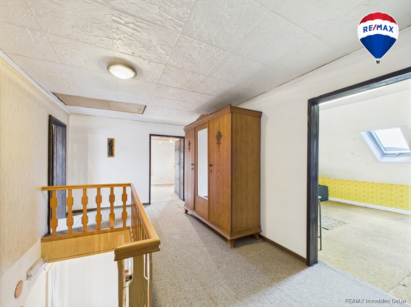 RE/MAX Immobilien DeLux Haus Merzig / Besseringen Flur 2. OG