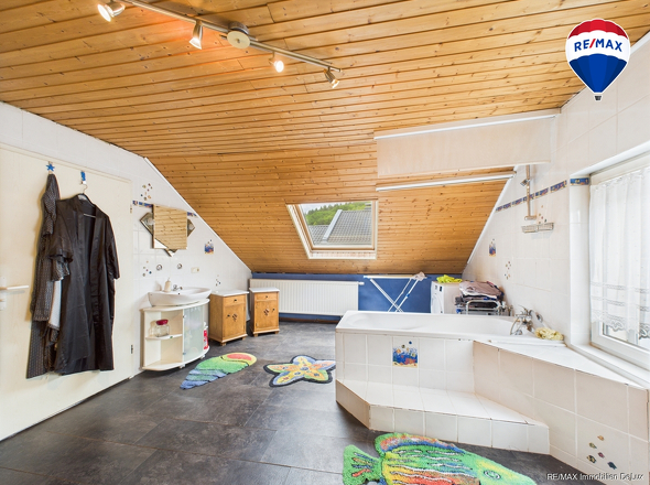 RE/MAX Immobilien DeLux Haus Merzig / Besseringen Bad 2. OG