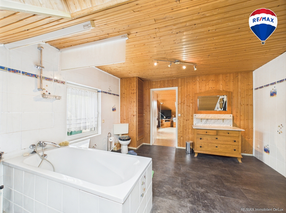 RE/MAX Immobilien DeLux Haus Merzig / Besseringen Bad 2. OG