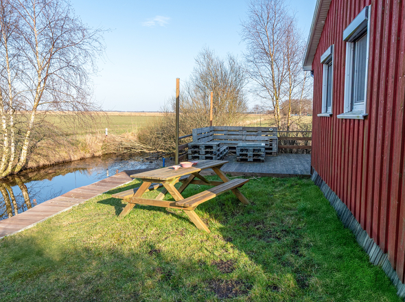 Terrasse mit Kanalblick