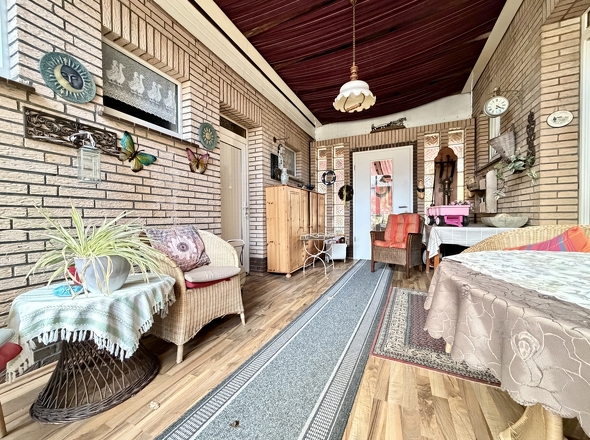 Flurbereich zwischen Haus und Garage