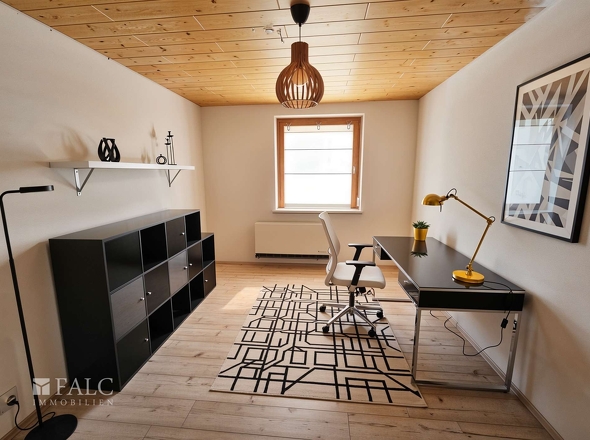 V1 Büro (KI Vorschlag)