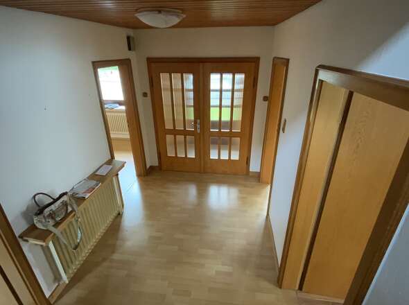 Flur im EG und Eingangsbereich