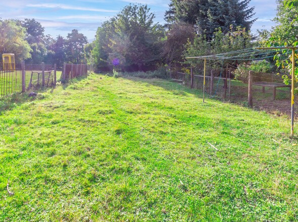 Hintere Grundstücksfläche mit Zugang zum Haussee