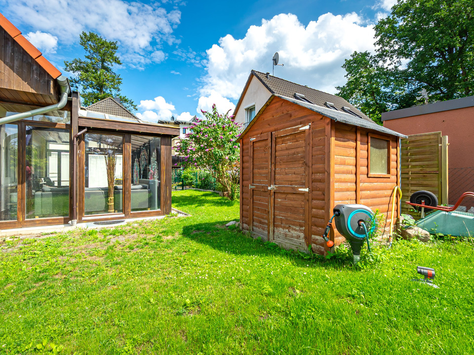 Wintergarten und Geräteschuppen