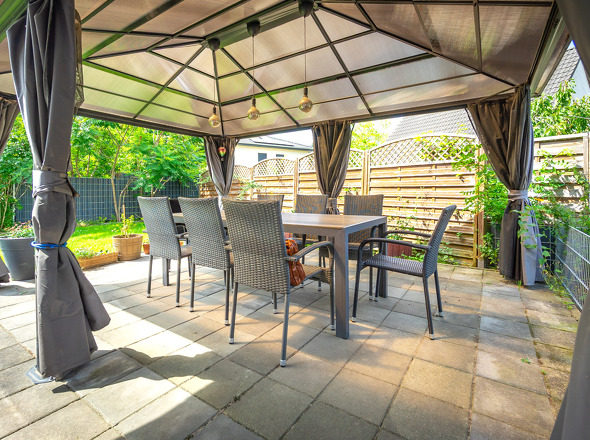 Gepflasterter Pavillion