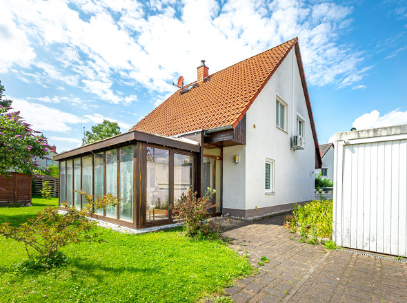 Wintergarten und Garage