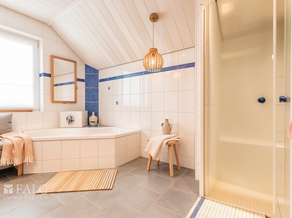 Badezimmer Dusche u. Badewanne - (KI generiert)