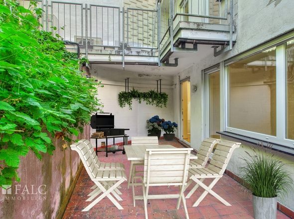 Terrasse 1.OG (virtuell möbliert)