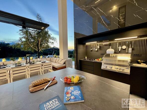 outdoor kitchen