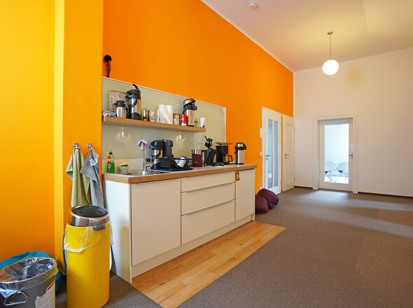 Flur und Teeküche im 1. OG