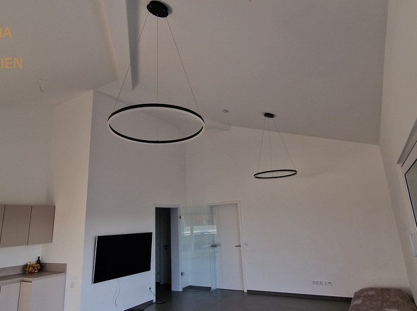 Hohe imposante Decke  