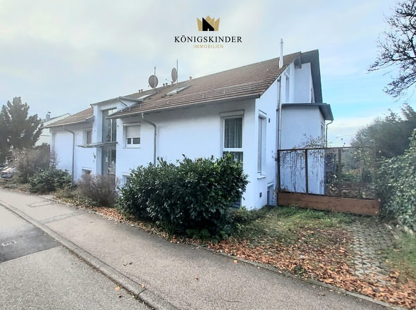 Hausansicht & Stellplatz