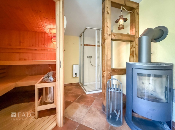 Sauna mit Dusche