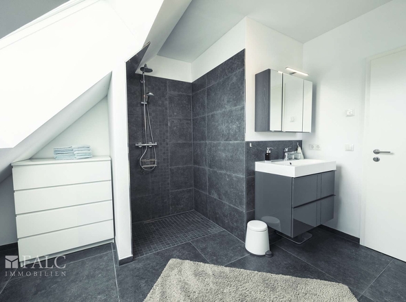 2. Badezimmer Dachgeschoss