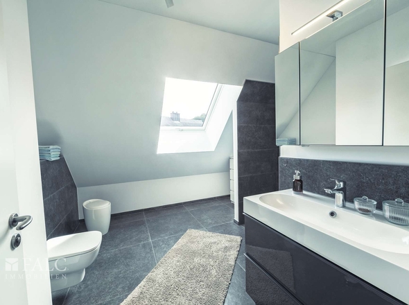 2. Badezimmer Dachgeschoss
