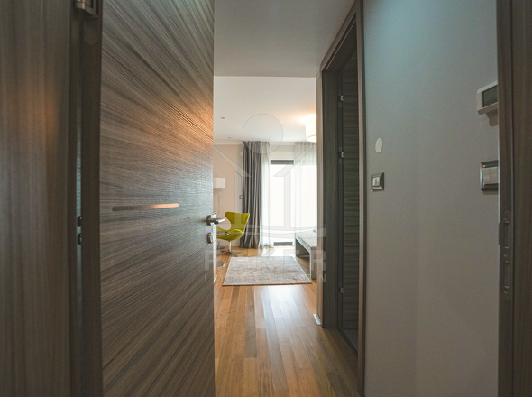 1. OG: Schlafzimmer 2 mit Bad & Balkon