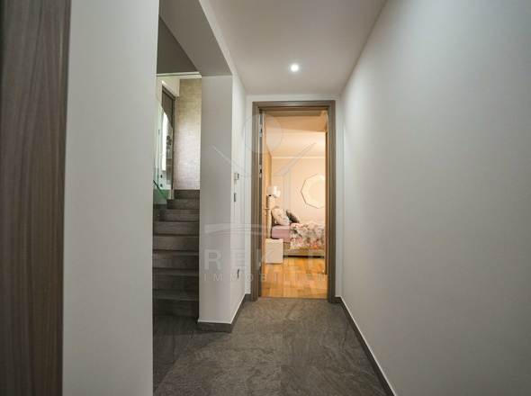 1. OG: Schlafzimmer 3 mit Bad & begehbarer Garderobe