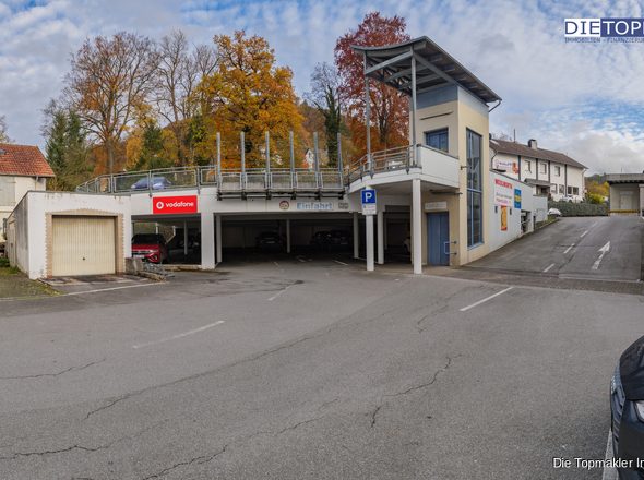 Parkplatz / Garage