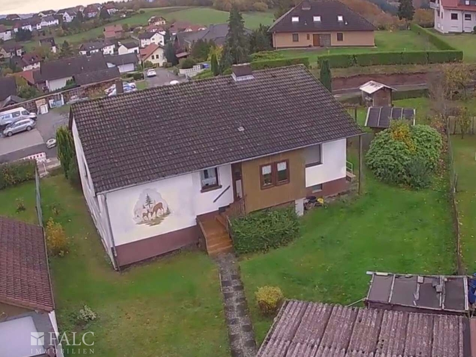 Drohenbild Hausvorderseite