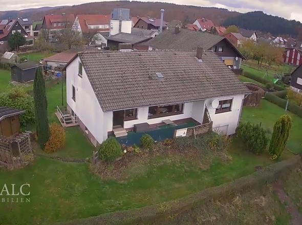 Drohenbild Hausrückseite