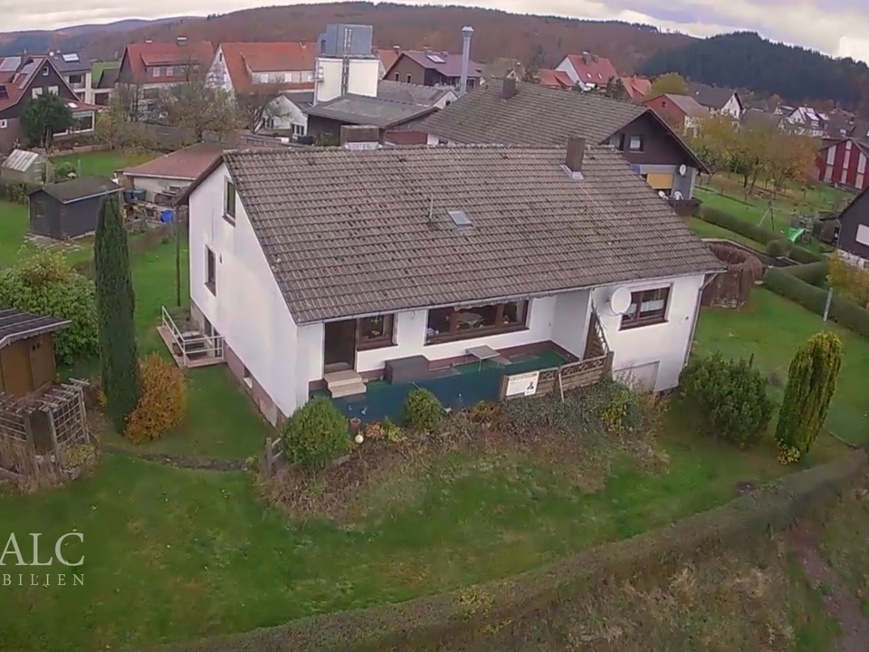 Drohenbild Hausrückseite