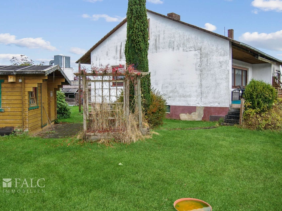 Garten mit Terrassenansicht