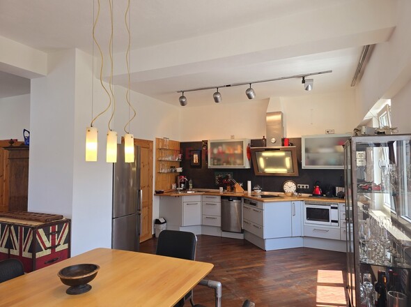 schicke stilvolle Einbauküche