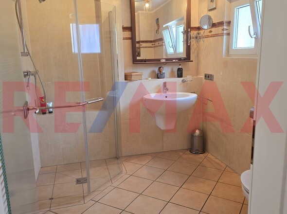 barrierefreies schickes Bad