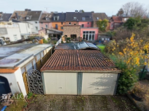 Außenansicht Garagen