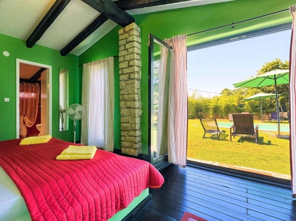 istra-umag-vila-i-3-objekta-prvi-red-do-mora-bazen_14