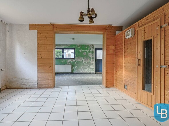 Geteilter Hobbyraum mit Außenzugang