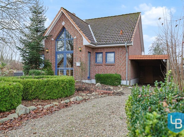 Einfamilienhaus mit Carport