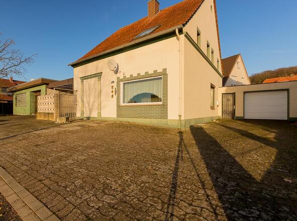 Außenansicht Straße #2 (Einfamilienhaus)