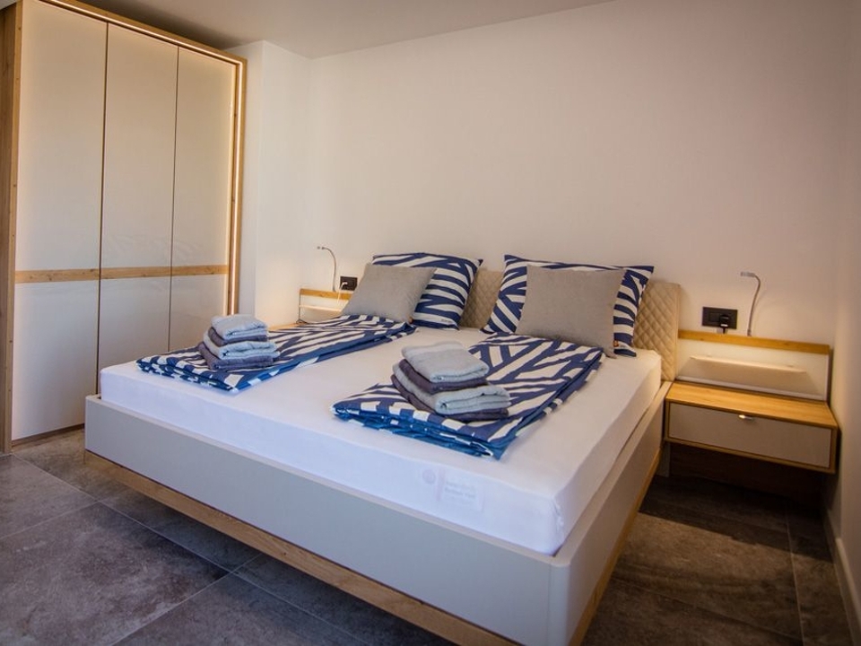 otok-cres-cres-prekrasna-vila-s-bazenom-pogled-na-more_3