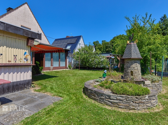 Garten Rückansicht zum Haus