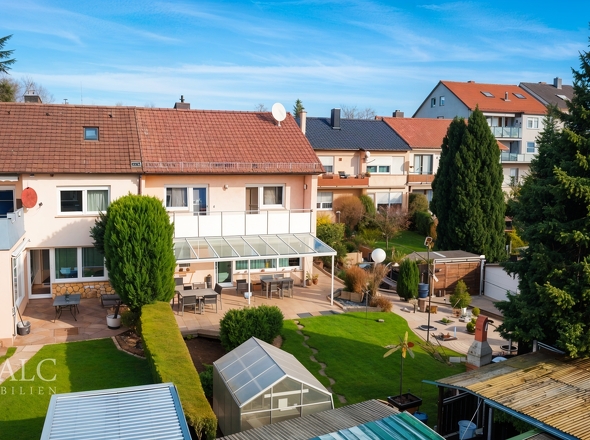 Hübsche Rückansicht