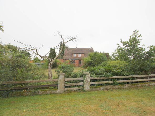 Straßenansicht Baugrundstück mit rd. 373 m² Größe